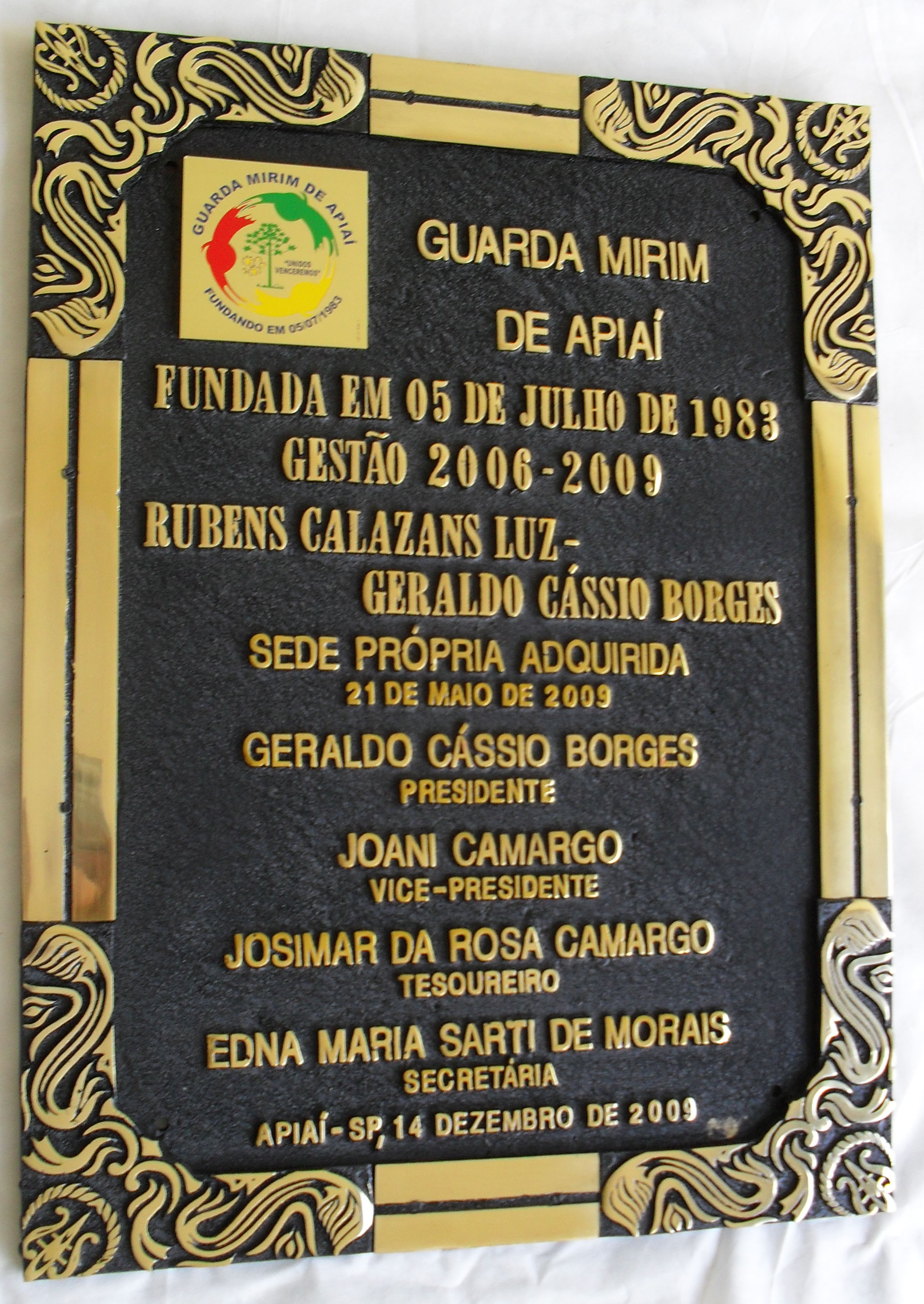 PLACA DE BRONZE FUNDIDO